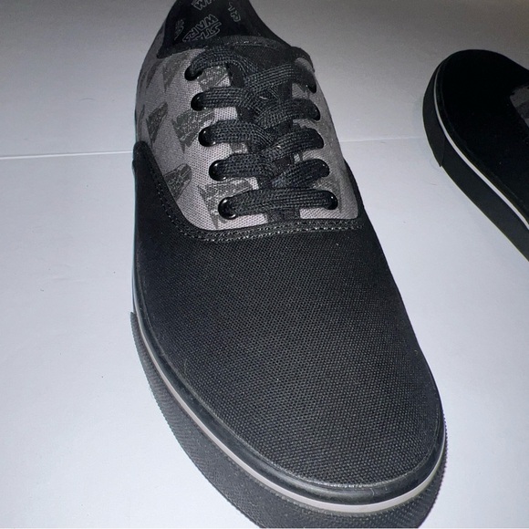 Lucasfilms, ltd Star Wars Darth Vader Canvas Shoes Men's Size 12 Never Worn - Picture 8 of 13